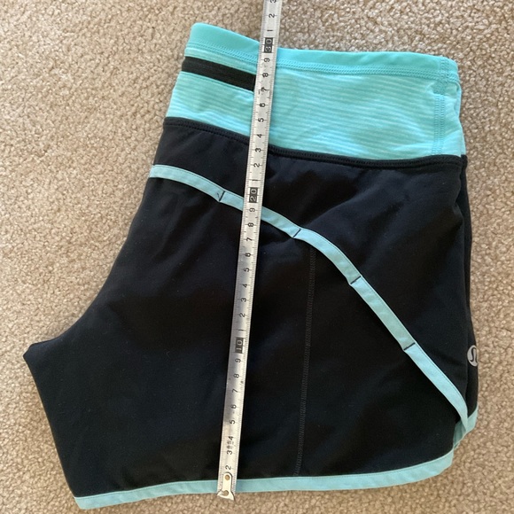 Lululemon speed up short Sz 4 - Picture 4 of 5